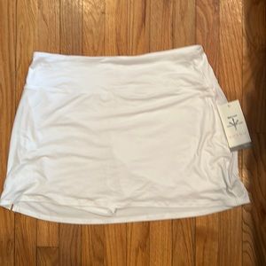 Soybu white tennis skort NWT